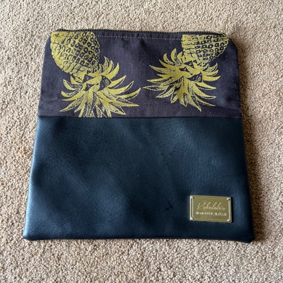 Kahulalea vinyl/fabric zippered pouch purse clutch - Picture 5 of 5